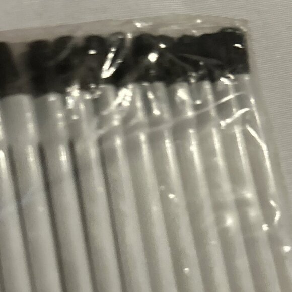 Lot Of Make-up Consultant Beauty Sample Brushes For lip & eye brushe Disposable - Picture 9 of 10